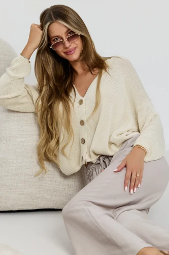 kardigan-oversize-z-ozdobnymi-guzikami-4.jpg
