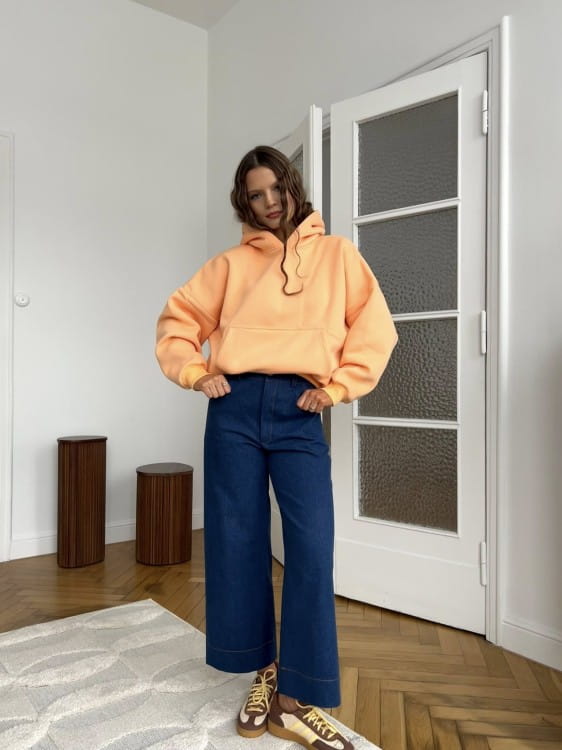 purpura-bluza-z-kapturem-mango,-purpura-bluza-dresowa-mango,-purpura-bluza-z-kapturem-do-jeansow-na-wiosne,-bluza-purpura-pomaranczowa-z-kapturem,-purpura-bluza-dresowa,-purpura-bluza-ocieplana,-purpura-bluza-dresowa-z-kapturem-do-jeansow-2.webp