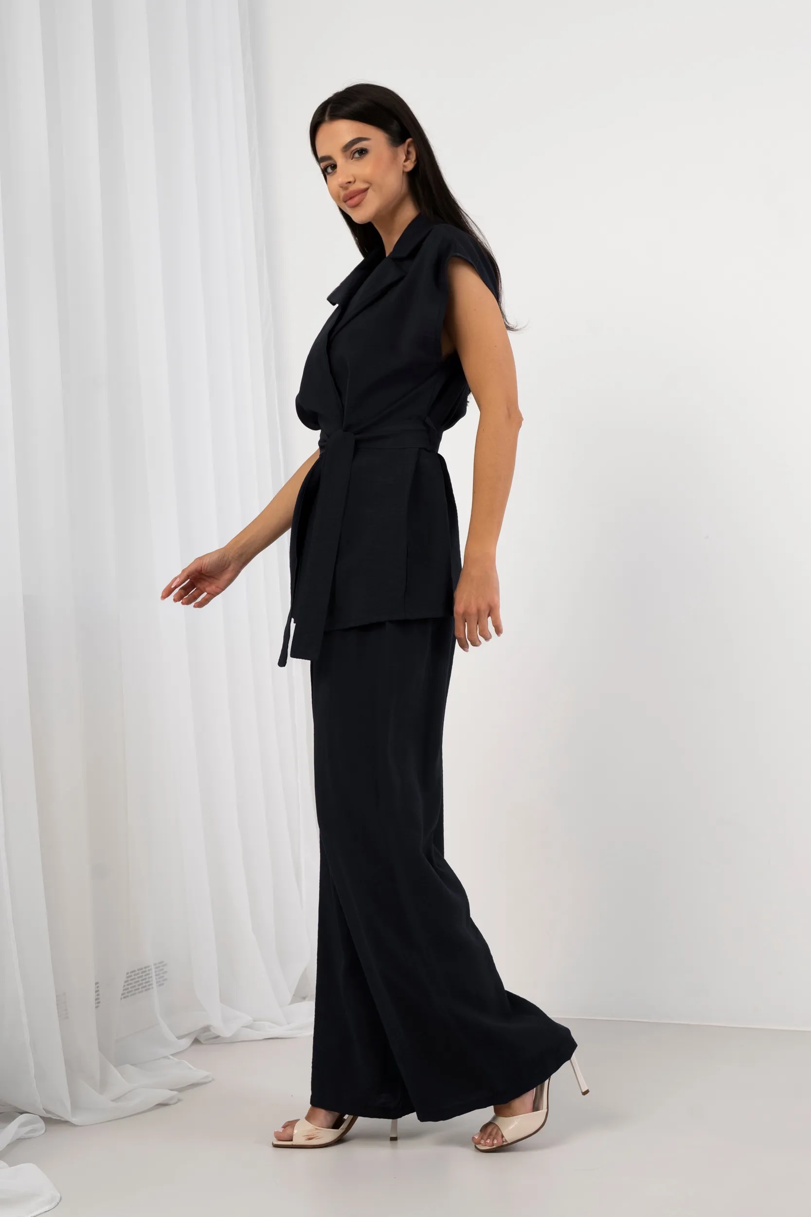 lniany-komplet-z-taliowana-bluzka-z-wiazaniem-i-szerokimi-spodniami-16.jpg
