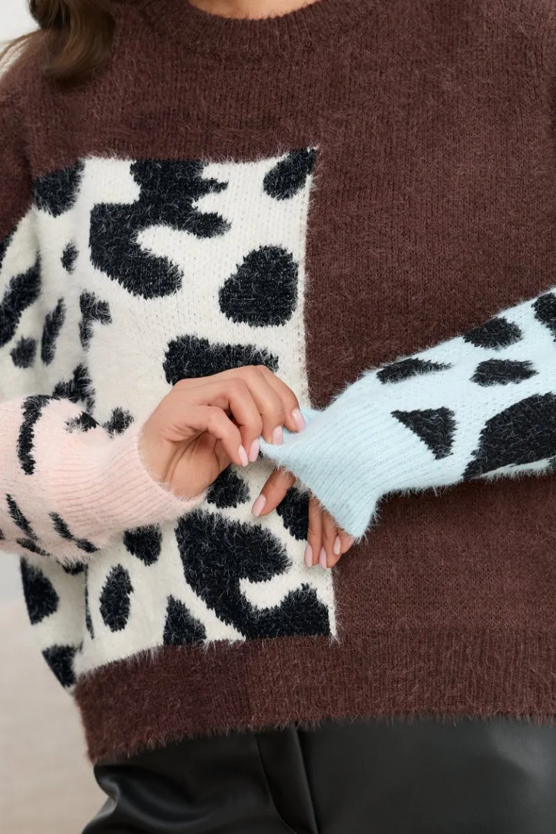 sweter-z-patchworkowym-wzorem-2.jpg